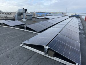 Päikesepaneelid ja akusüsteemid